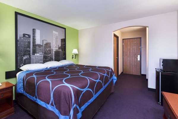  - Super 8 Hotel Huntsville