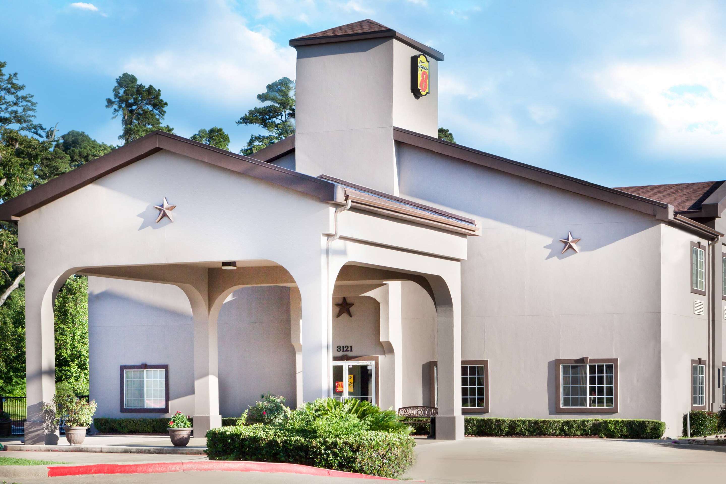 Exterior | Super 8 by Wyndham Huntsville