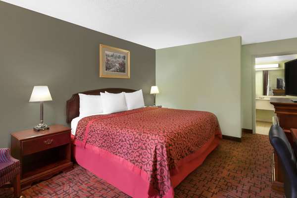  - Days Inn McComb - I-55, Exit 17