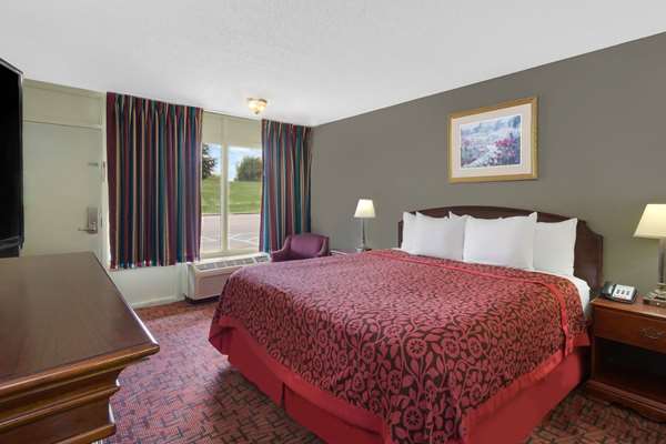  - Days Inn McComb - I-55, Exit 17