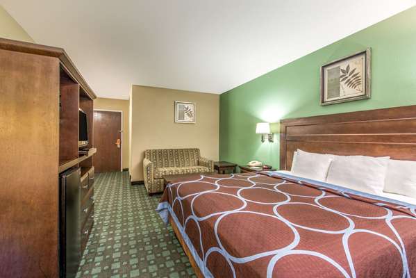  - Super 8 Hotel Lake Charles - I-210, Exit 7