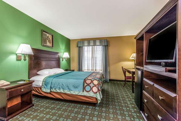  - Super 8 Hotel Lake Charles - I-210, Exit 7