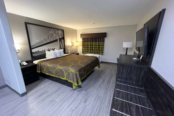  - Super 8 Hotel Lake Charles - I-210, Exit 7