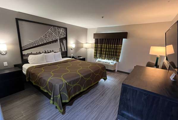  - Super 8 Hotel Lake Charles - I-210, Exit 7