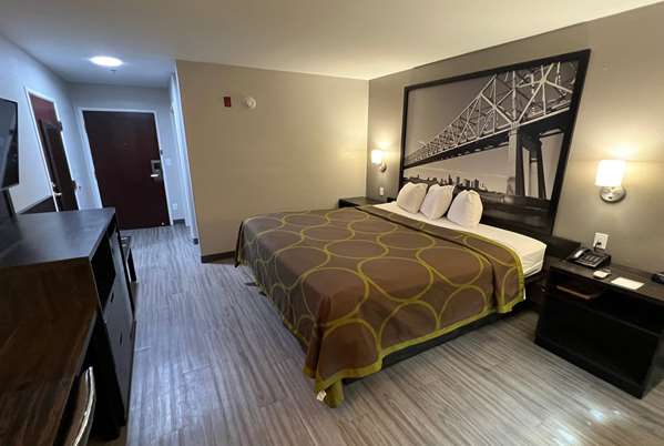  - Super 8 Hotel Lake Charles - I-210, Exit 7