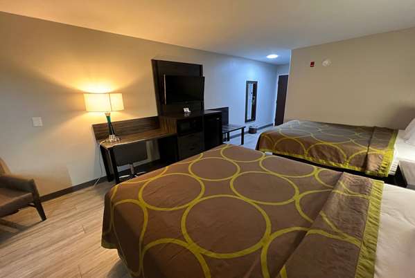  - Super 8 Hotel Lake Charles - I-210, Exit 7