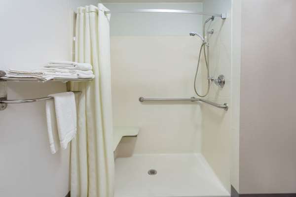  - Super 8 Hotel Bedford