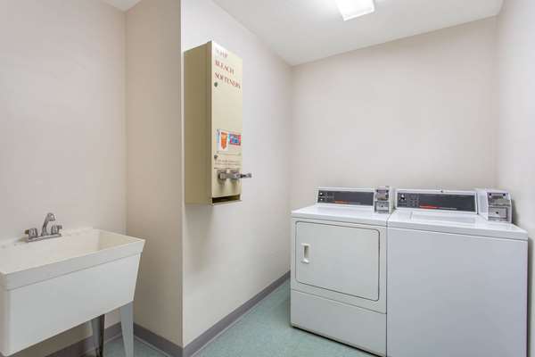 Amenities - Super 8 Hotel Bedford