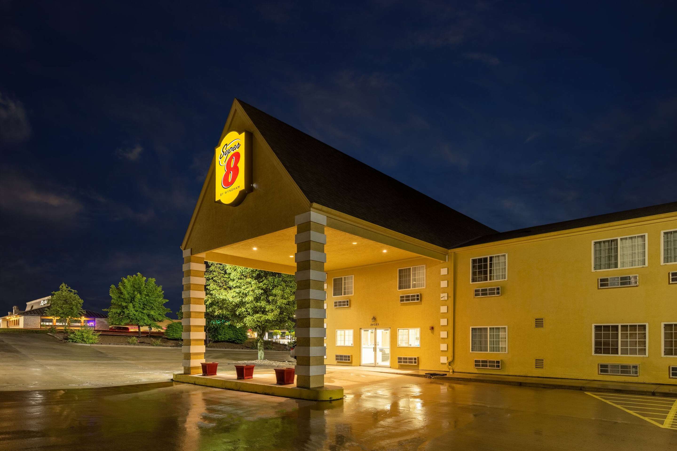 Exterior | Super 8 by Wyndham De Soto
