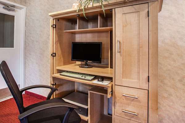 Conference Area - Ramada Hotel Hundred Mile House