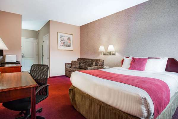  - Ramada Hotel Hundred Mile House