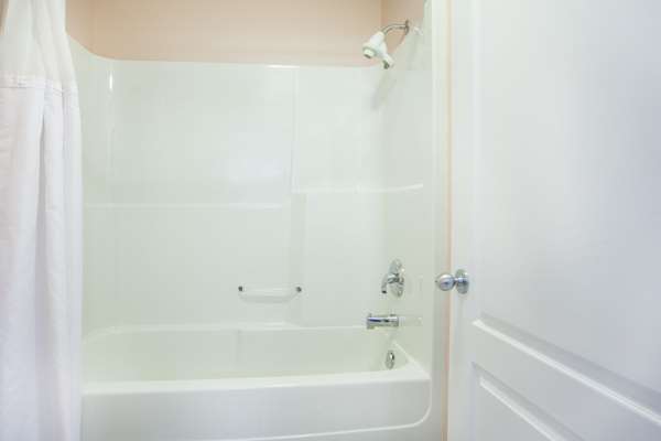  - Ramada Hotel Hundred Mile House