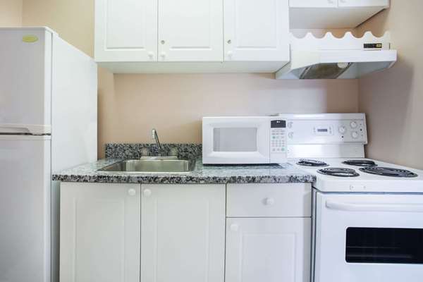 Suite - Ramada Hotel Hundred Mile House