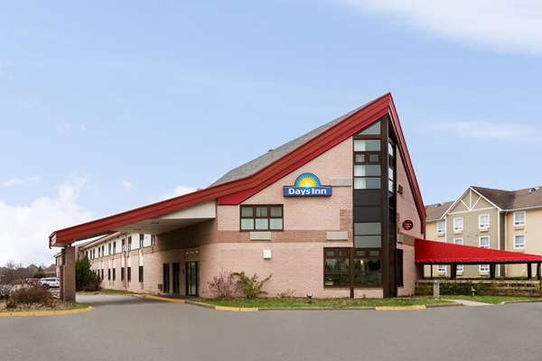 Exterior view - Days Inn Trois-Rivieres