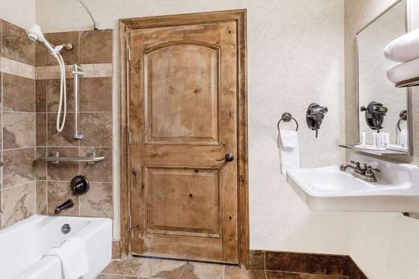  - Ramada Hotel Frisco - I-70, Exit 203