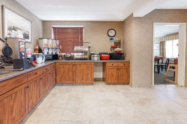  - Ramada Hotel Frisco - I-70, Exit 203