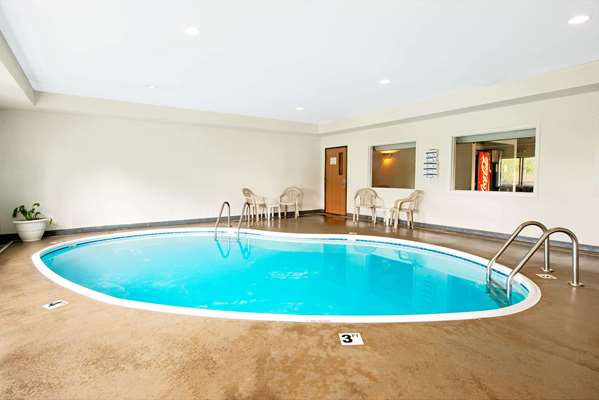 Pool - Super 8 Hotel Bonne Terre