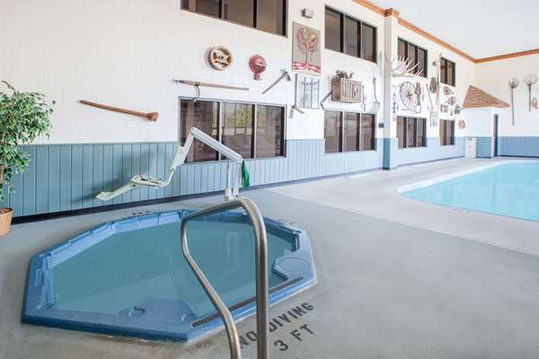 Pool - Super 8 Hotel Houghton Lake