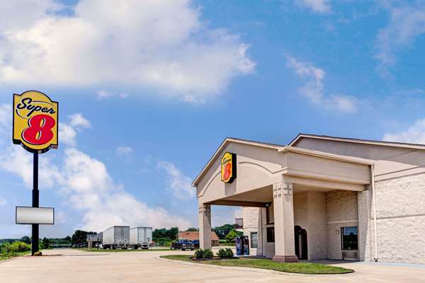 Exterior view - Super 8 Motel East Clarksville - I-24, Exit 11