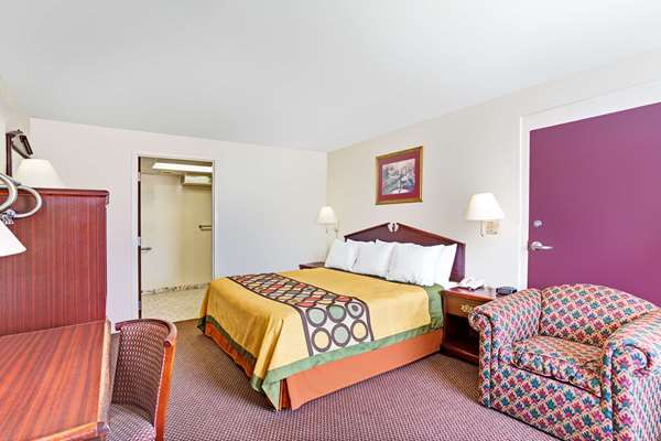  - Super 8 Motel East Clarksville - I-24, Exit 11