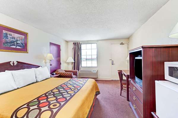  - Super 8 Motel East Clarksville - I-24, Exit 11