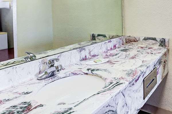  - Super 8 Motel East Clarksville - I-24, Exit 11