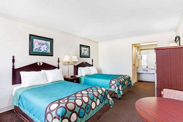  - Super 8 Motel East Clarksville - I-24, Exit 11