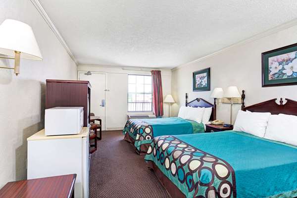  - Super 8 Motel East Clarksville - I-24, Exit 11