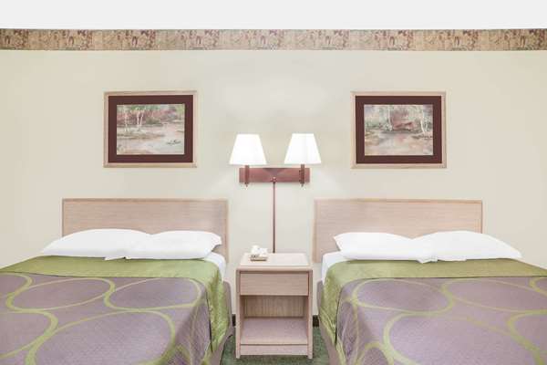  - Super 8 Motel Monticello