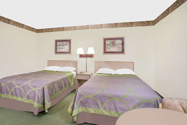  - Super 8 Motel Monticello