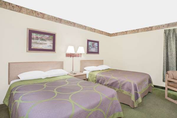  - Super 8 Motel Monticello