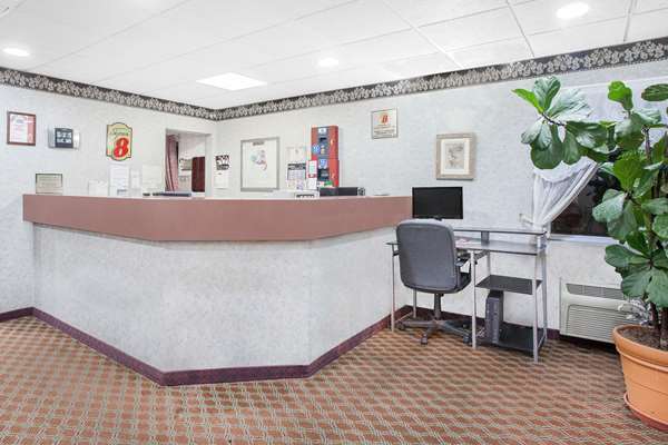  - Super 8 Motel Monticello