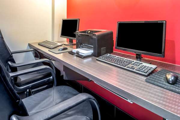 Conference Area - Ramada Hotel & Golf Dome Saskatoon