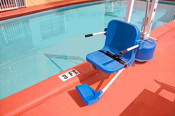 Pool - Travelodge Fort Lauderdale