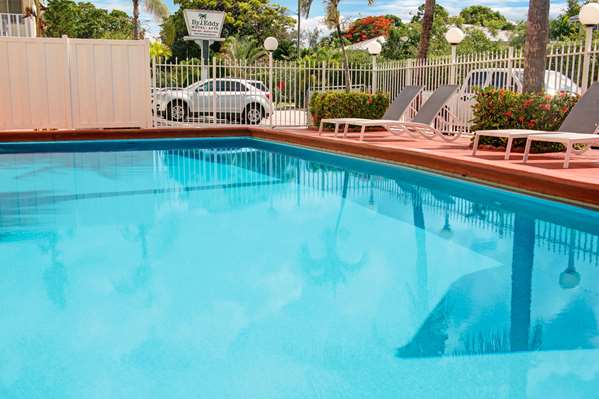 Pool - Travelodge Fort Lauderdale