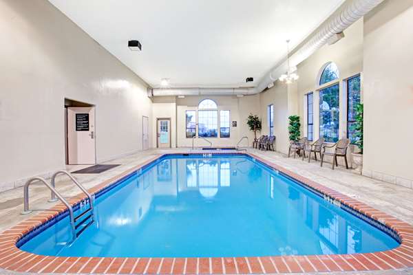 Pool - Super 8 Hotel Olive Branch