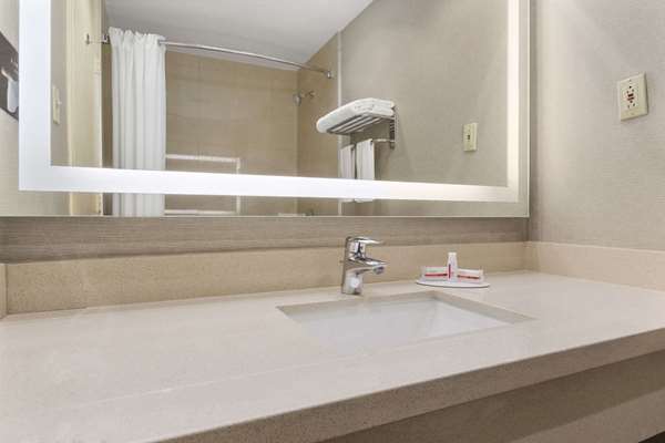  - Days Inn Downtown Ottawa