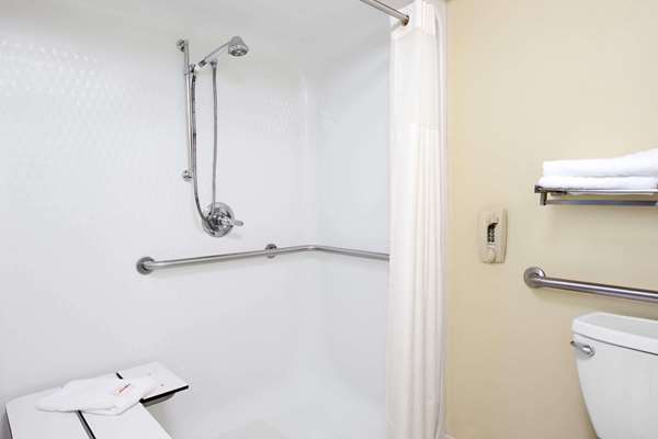 - Days Inn & Suites Pocahontas
