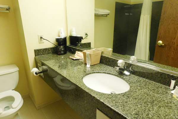  - Days Inn & Suites Pocahontas