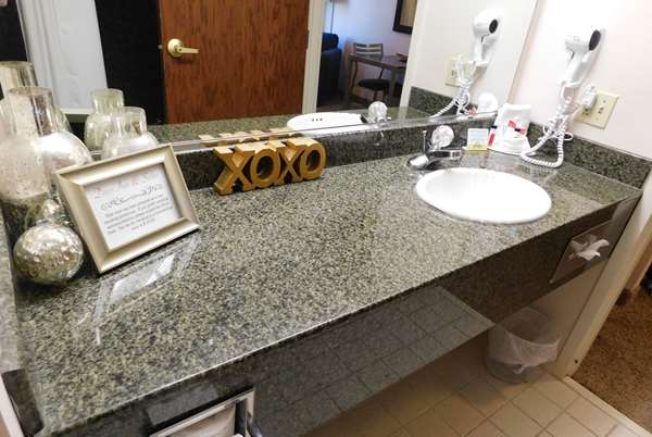 Suite - Days Inn & Suites Pocahontas