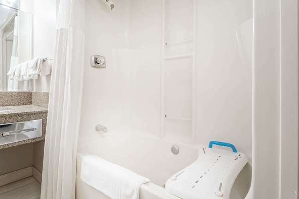  - Ramada Hotel Quesnel