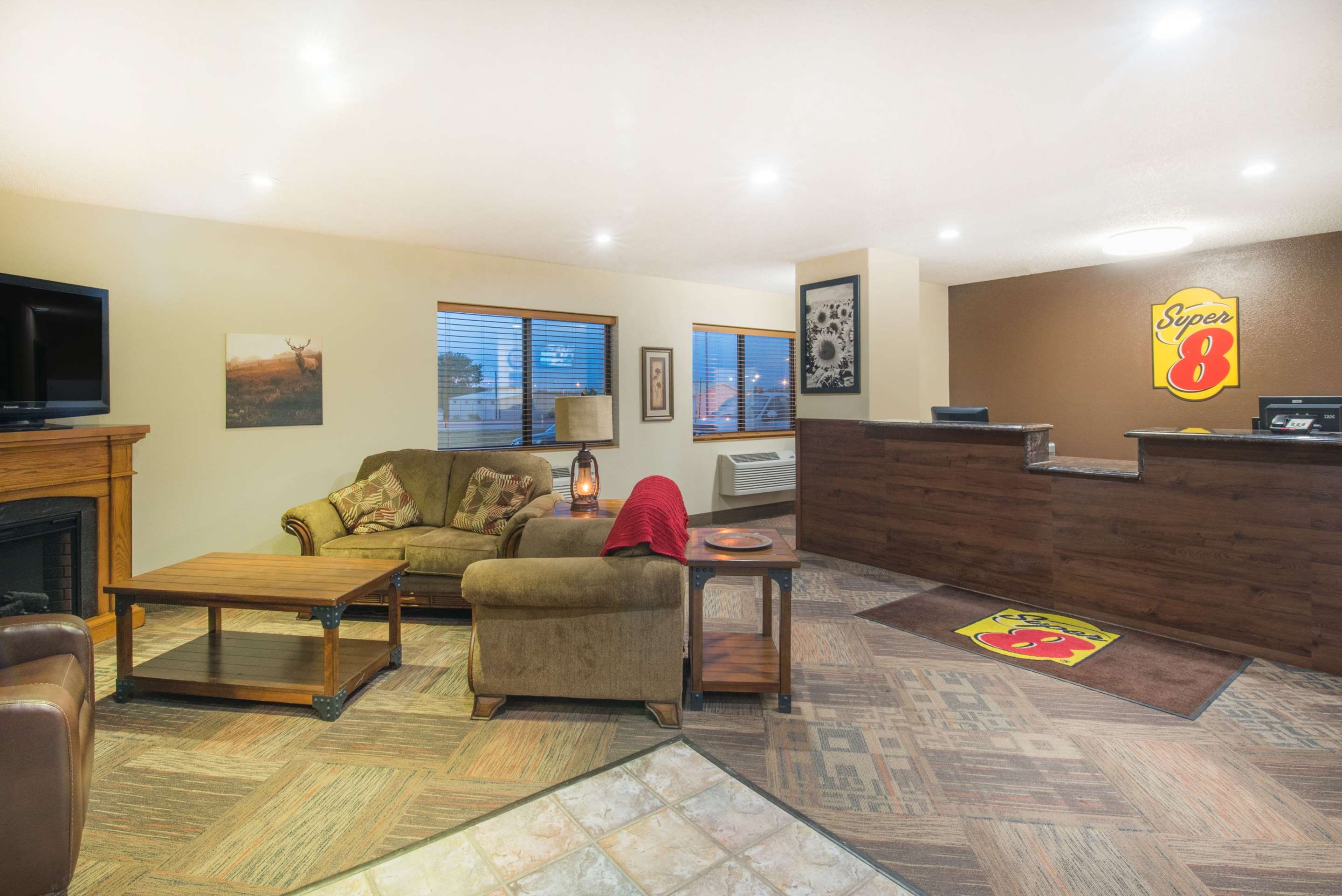 Lobby | Super 8 by Wyndham Jamestown