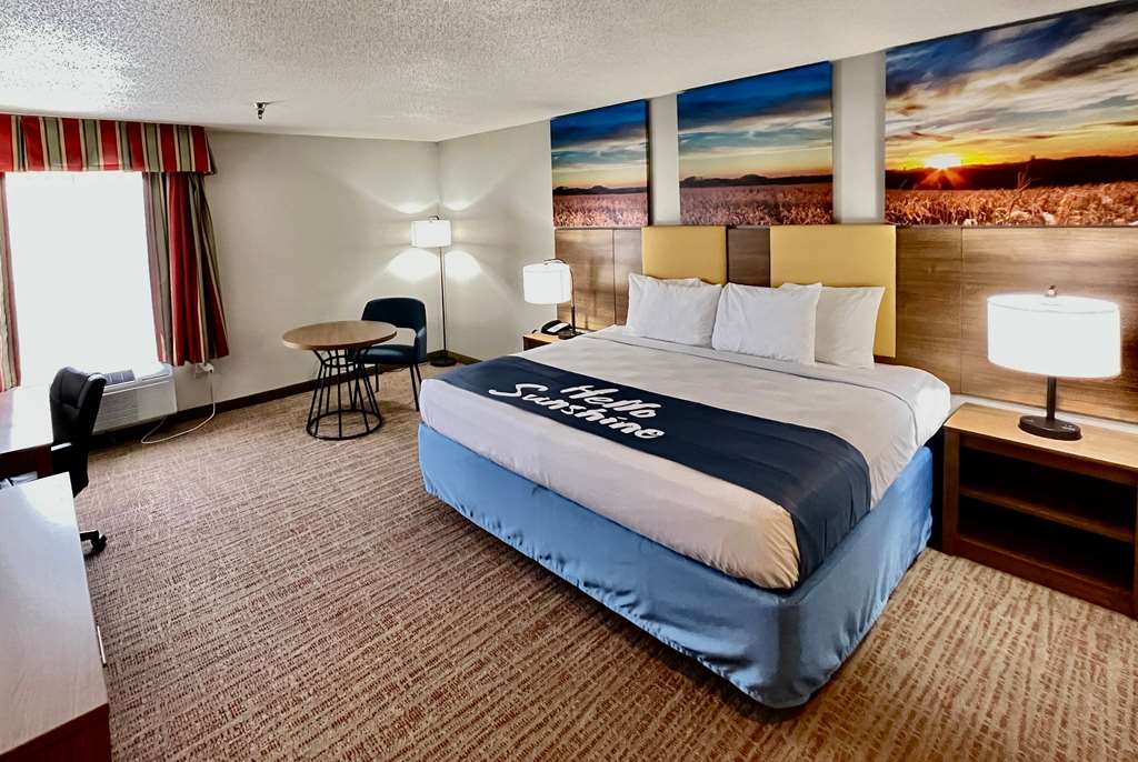 DAYS INN RAYNE-guestroom-Guest Room,On-Site.jpg