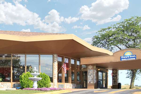 On-Site,Outdoor/Exterior,Exterior View of Building