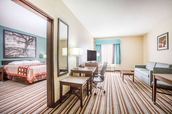 Suite - Super 8 Hotel Port Arthur