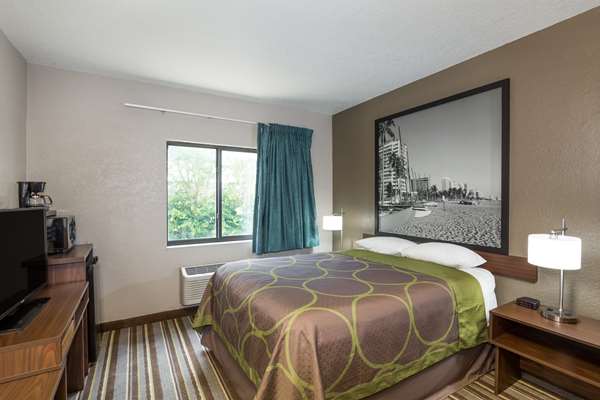  - Super 8 Motel Pompano Beach