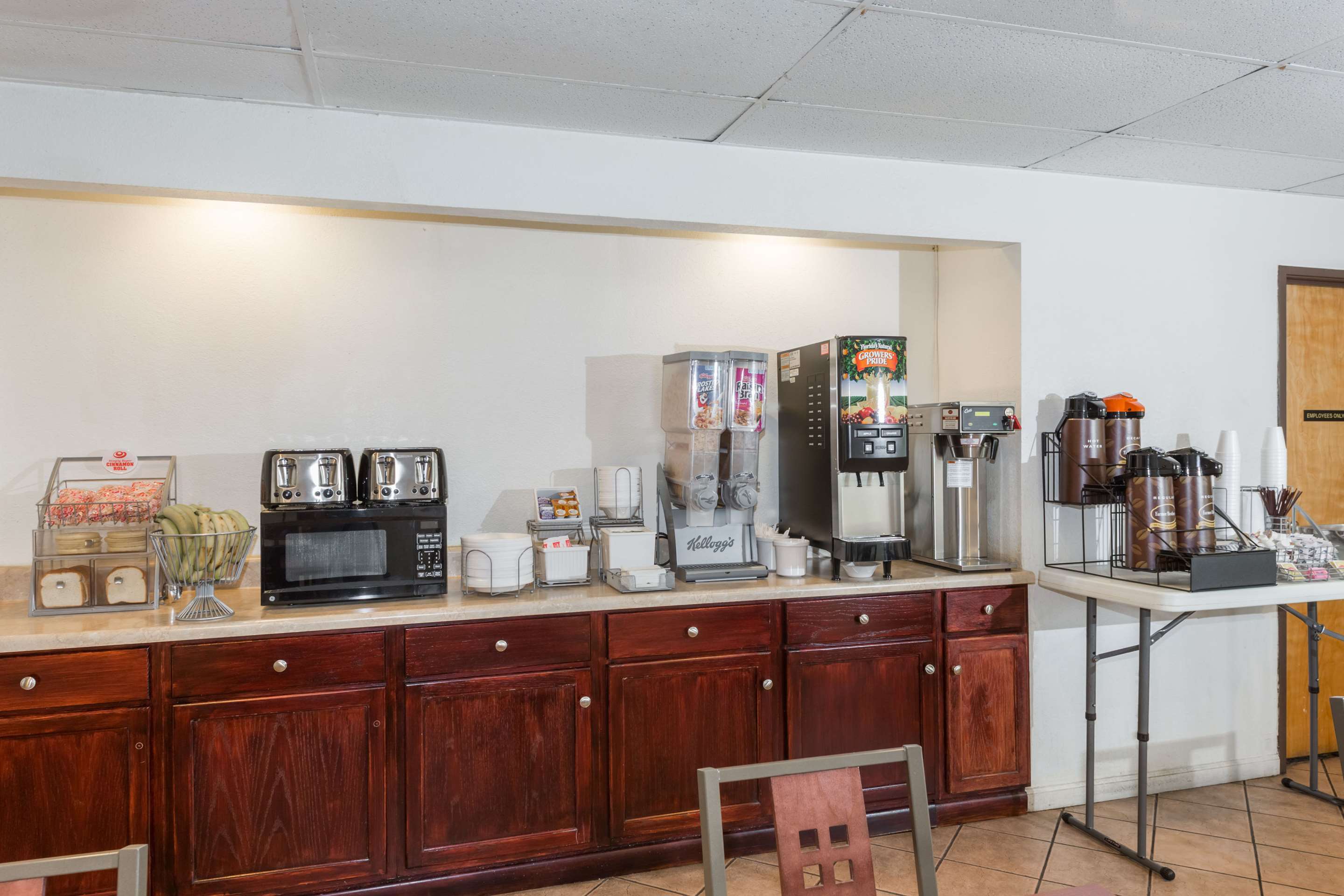 Property amenity | Super 8 by Wyndham Pompano Beach