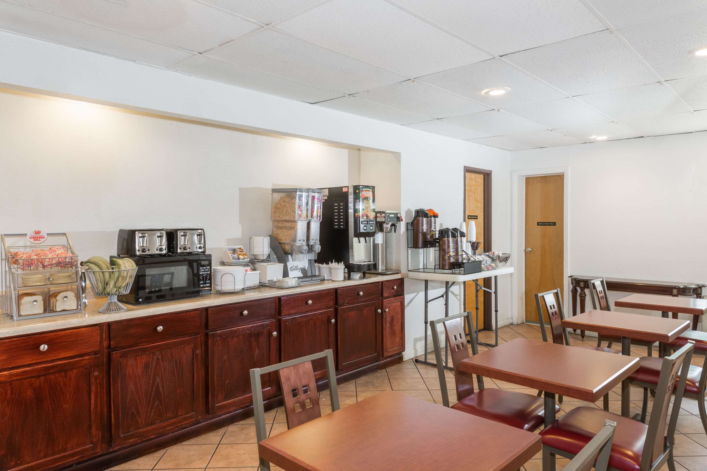 Property amenity | Super 8 by Wyndham Pompano Beach
