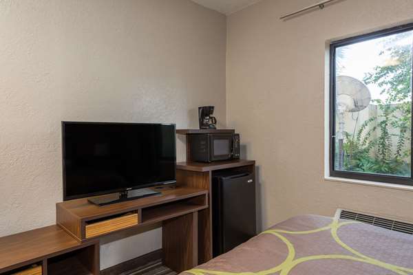  - Super 8 Motel Pompano Beach