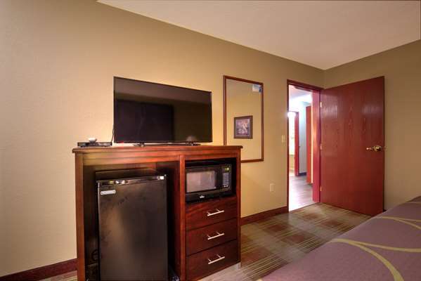 Suite - Super 8 Hotel Waterloo